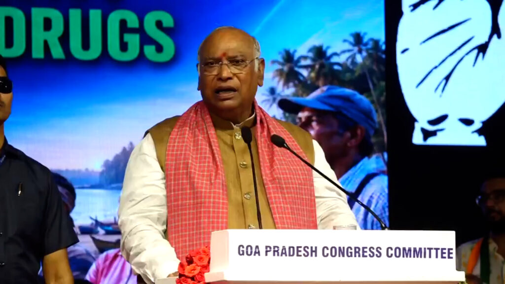 गोवा में वंदे मातरम् पर फिर विवाद, कांग्रेस अध्यक्ष की मौजूदगी में गाए गए सिर्फ दो अंतरे